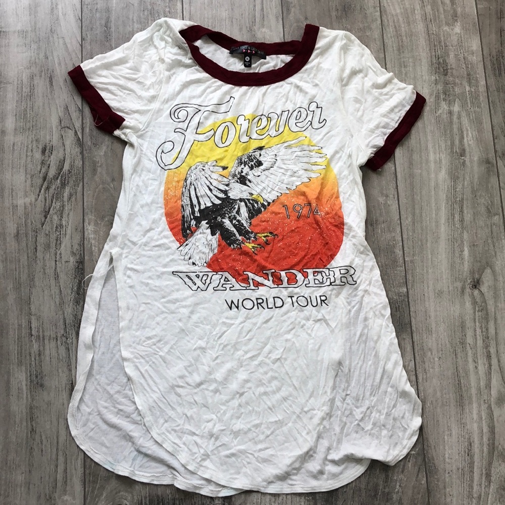 Slit side graphic tee